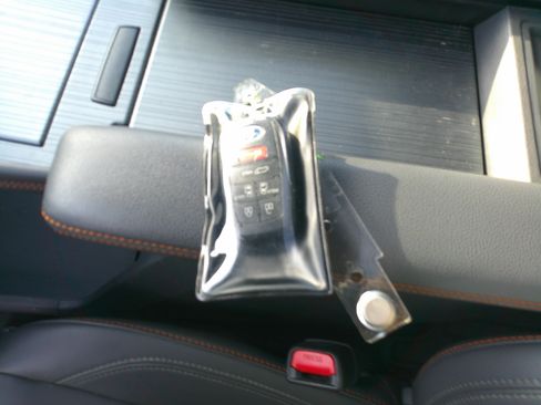 Used 2021 Toyota Sienna XSE image 38