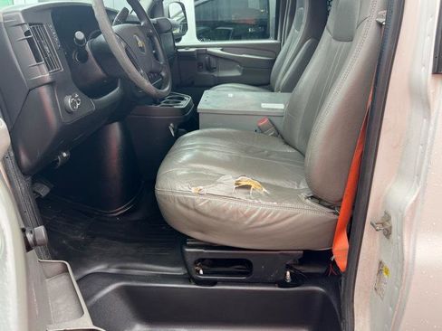 Used 2013 Chevrolet Express 2500 RWD image 9