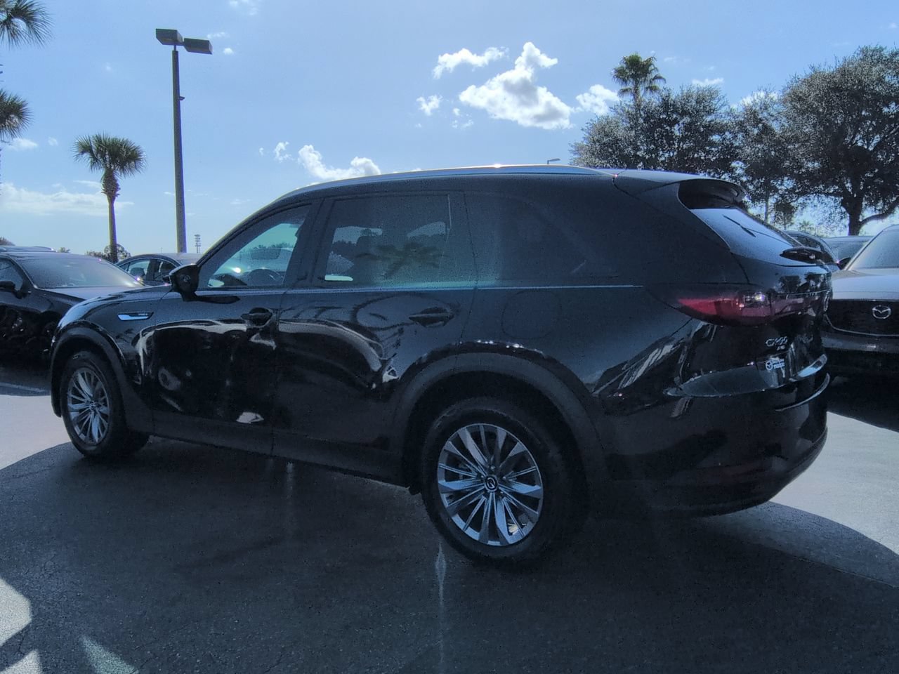 Used 2024 MAZDA CX-90 Plug-In Hybrid w/ Preferred AWD/4WD image 5