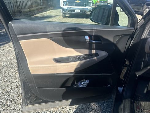 Used 2020 Hyundai Santa Fe SEL w/ Convenience + Premium Package image 16