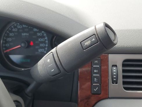 Used 2013 Chevrolet Avalanche LT image 14