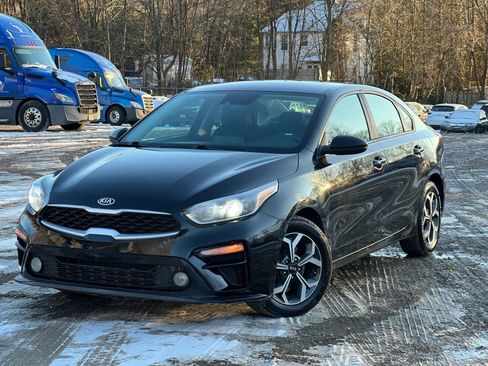 Used 2019 Kia Forte LXS image 2
