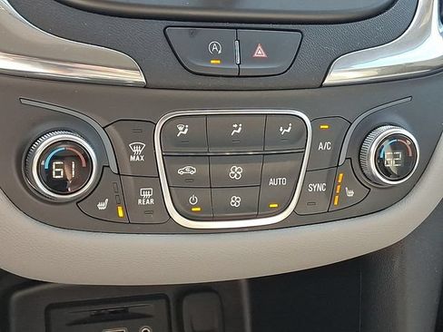 Used 2023 Chevrolet Equinox LT AWD/4WD image 17