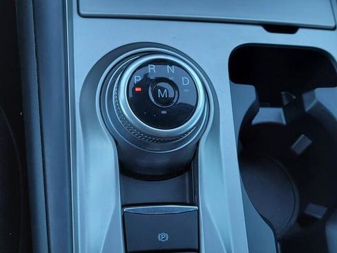 Used 2020 Ford Explorer XLT image 18