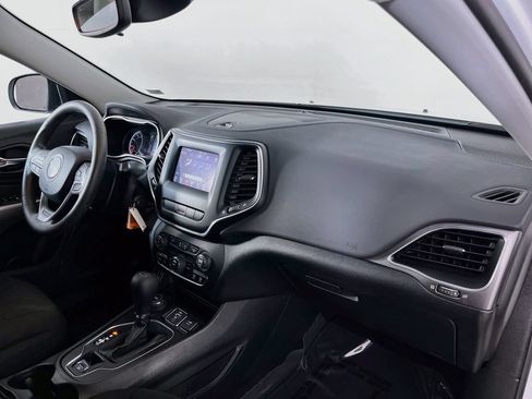 Used 2021 Jeep Cherokee Latitude AWD/4WD image 29