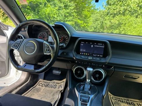 Used 2023 Chevrolet Camaro LT w/ Technology Package RWD image 21