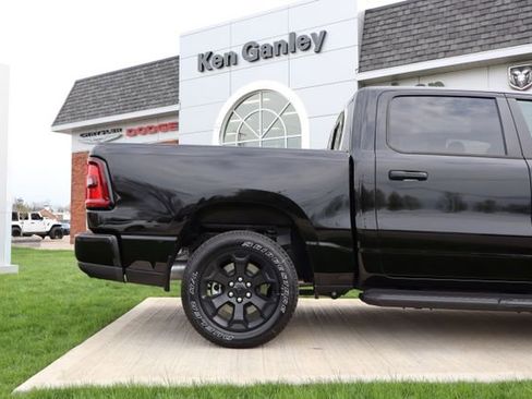 New 2026 RAM 1500 Express AWD/4WD image 32