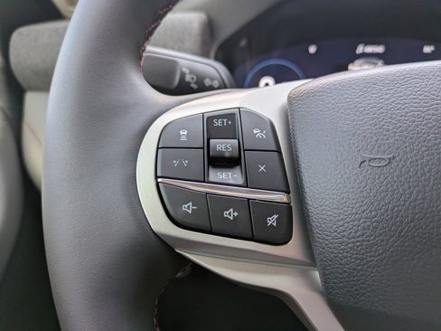 New 2026 Ford Explorer Active RWD image 32