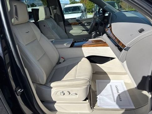 Certified 2024 Cadillac Escalade Sport Platinum w/ LPO, ONYX Package AWD/4WD image 29