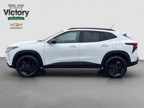 Used 2025 Chevrolet Trax ACTIV w/ Driver Confidence Package image 3