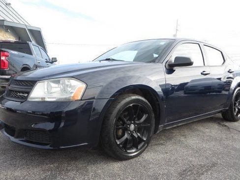 Used 2014 Dodge Avenger SE image 4