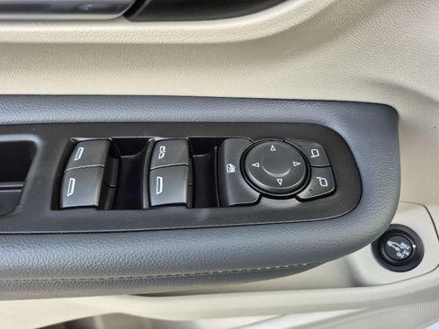 Used 2024 GMC Terrain Denali w/ Denali Premium Package image 8