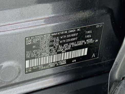 Used 2021 Toyota RAV4 LE image 27