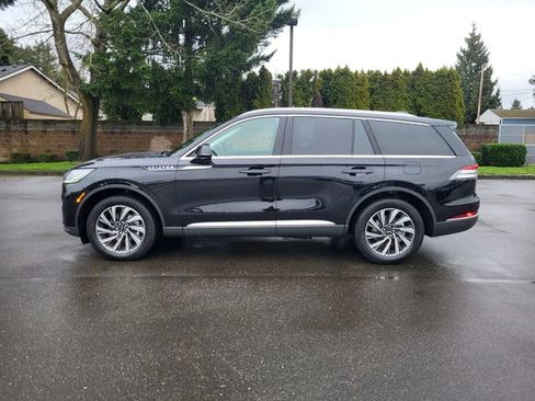 New 2026 Lincoln Aviator AWD image 2