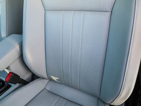 Used 2022 Volkswagen Tiguan SE image 23