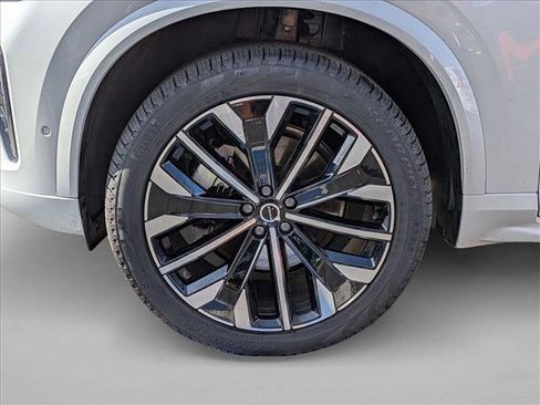 Certified 2025 Volvo XC90 B6 Plus w/ Protection Package Premier image 10