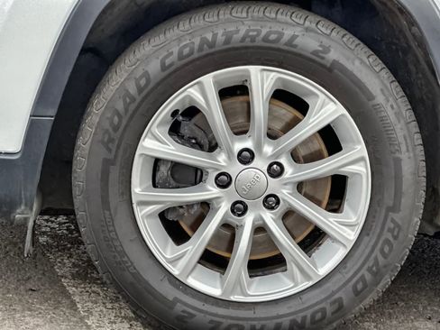 Used 2020 Jeep Cherokee Latitude image 24