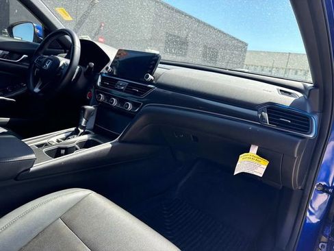 Used 2018 Honda Accord Sport image 17