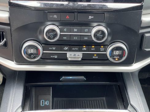 Used 2024 Ford Expedition XLT RWD image 27