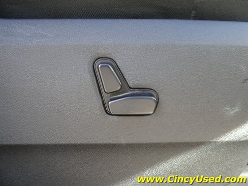 Used 2014 Chrysler Town & Country Touring-L w/ Driver Convenience Group FWD image 27