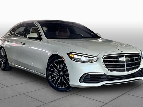 Used 2021 Mercedes-Benz S 580 4MATIC Sedan image 2