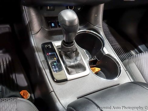 Used 2016 Toyota Highlander LE image 23