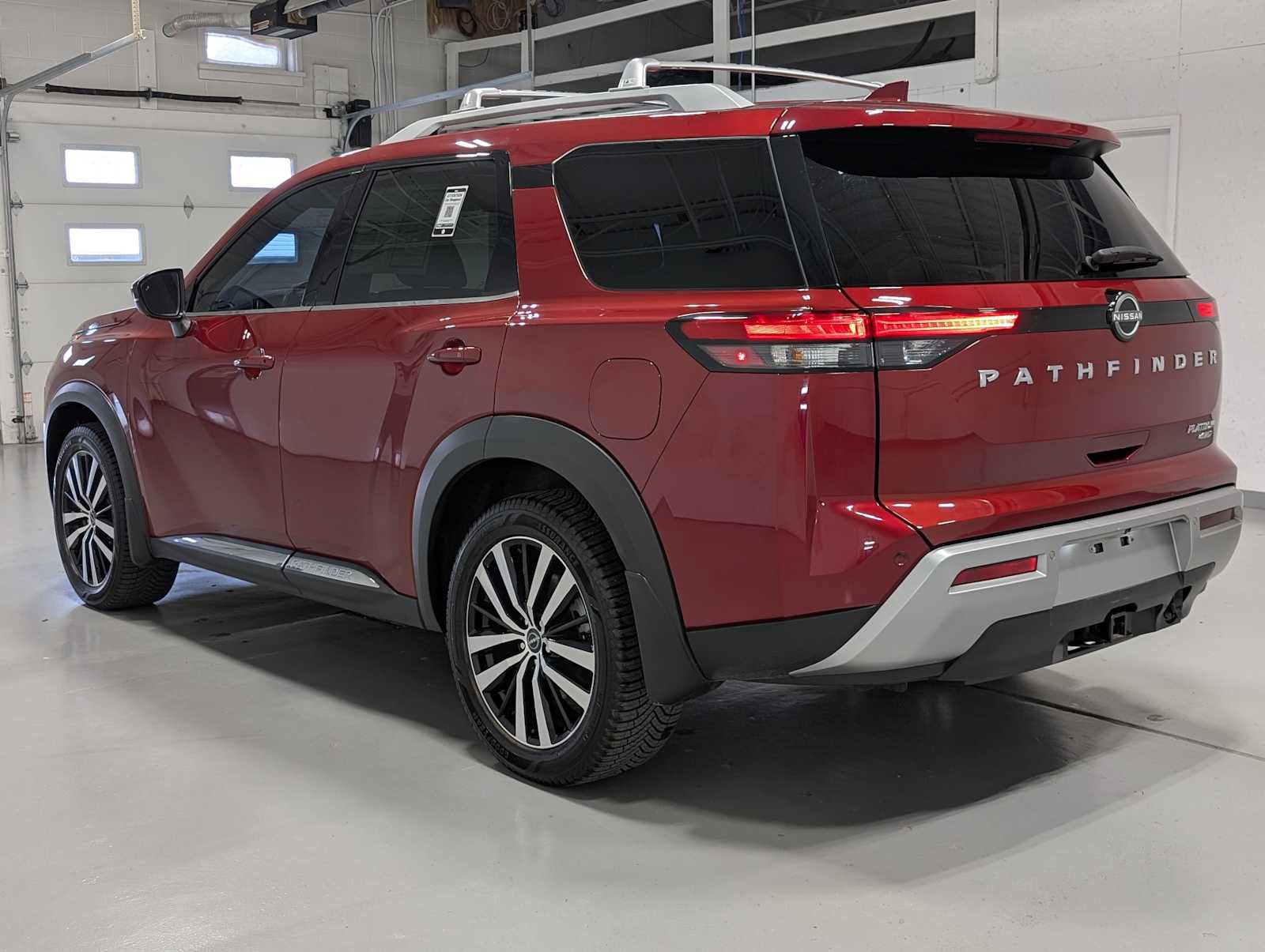 Used 2023 Nissan Pathfinder Platinum AWD/4WD image 10