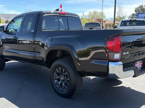 Used 2022 Toyota Tacoma SR5 w/ SR5 Appearance Package (SM) image 5