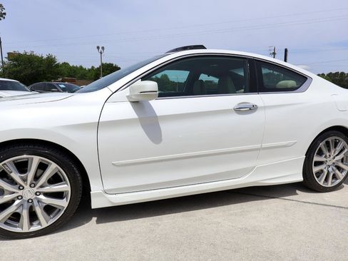 Used 2016 Honda Accord Touring image 32