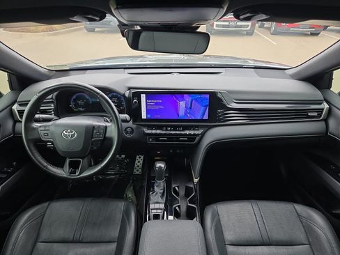 Used 2025 Toyota Camry XSE FWD image 13