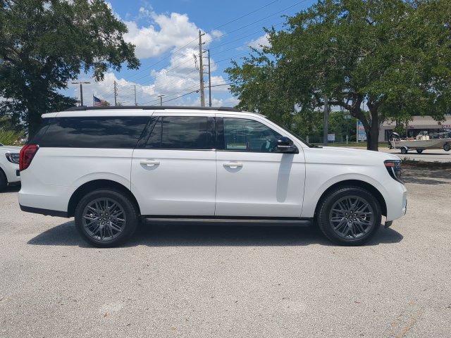 New 2026 Ford Expedition Max Platinum w/ Stealth Appearance Package AWD/4WD image 4