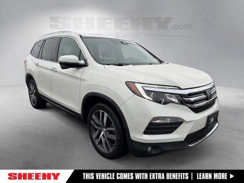 Used 2017 Honda Pilot Touring image 1