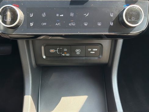 Used 2025 Hyundai Tucson Limited AWD/4WD image 24