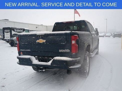 Used 2022 Chevrolet Silverado 2500 High Country w/ Z71 Off-Road Package image 7