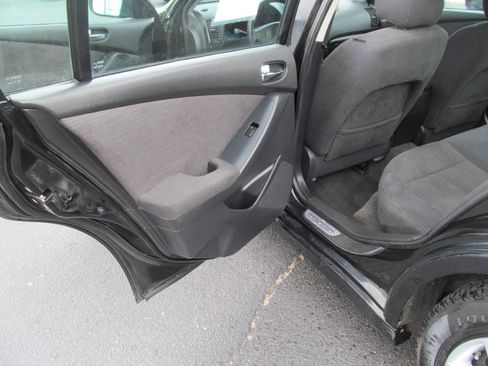 Used 2010 Nissan Altima 2.5 S FWD image 15