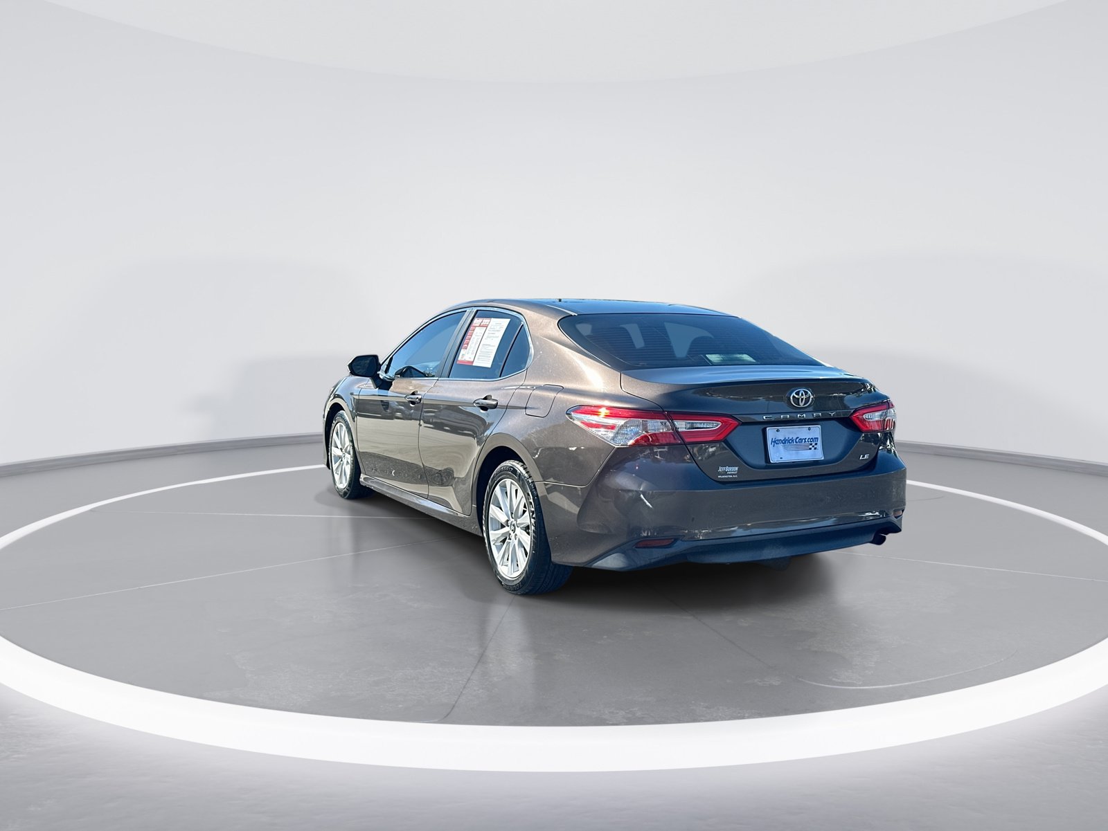 Used 2018 Toyota Camry LE FWD image 7