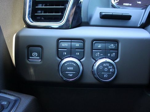 Used 2024 GMC Sierra 1500 Denali AWD/4WD image 14