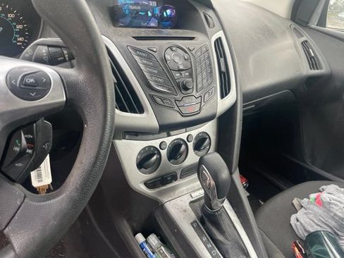 Used 2013 Ford Focus SE FWD image 6
