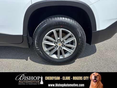 Used 2023 Chevrolet Traverse LT w/ LPO, Floor Liner Package AWD/4WD image 16