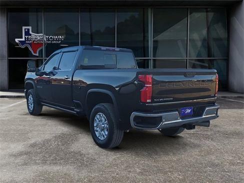 Used 2024 Chevrolet Silverado 2500 LTZ w/ LTZ Plus Package image 3