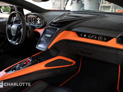 Used 2024 Lamborghini Revuelto AWD/4WD image 32
