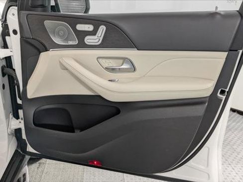 Used 2020 Mercedes-Benz GLE 350 4MATIC w/ Premium Package image 23