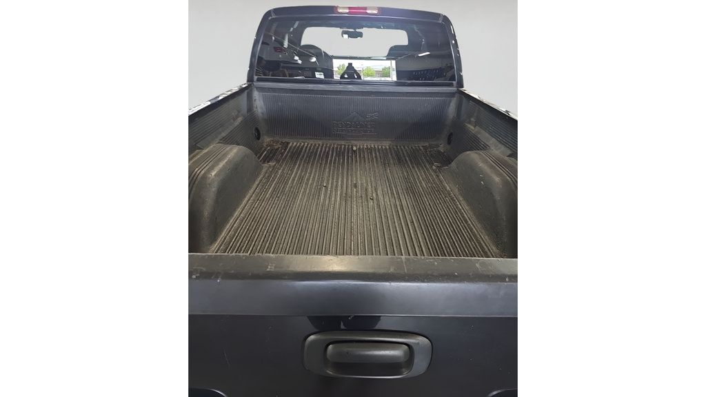 Used 2004 GMC Sierra 2500 SLT w/ Heavy-Duty Power Package AWD/4WD image 16