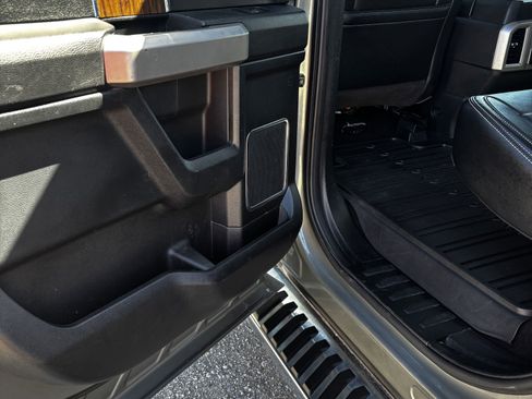 Used 2019 Ford F150 Lariat image 19