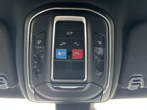 Used 2024 Jeep Wagoneer L Series II w/ Flexible Seating Group image 17