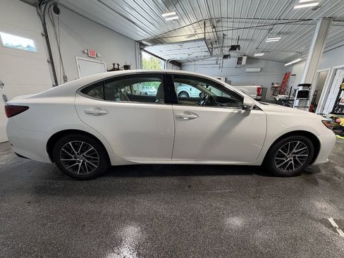 Used 2017 Lexus ES 350 w/ Premium Package FWD image 6