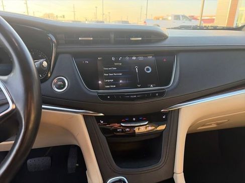 Used 2018 Cadillac XT5 Luxury w/ Driver Awareness Package image 47