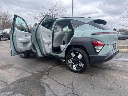 Certified 2024 Hyundai Kona SEL w/ Convenience Package AWD/4WD image 29