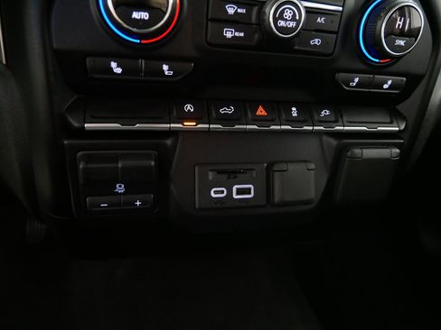 Used 2019 Chevrolet Silverado 1500 LT w/ All-Star Edition AWD/4WD image 29
