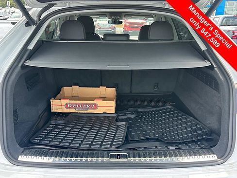 Used 2023 Audi Q8 Premium Plus image 10